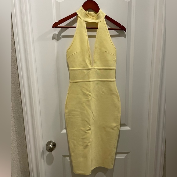 PASTEL YELLOW HOUSE OF CB 
MISTRESS ROCKS - Picture 2 of 7